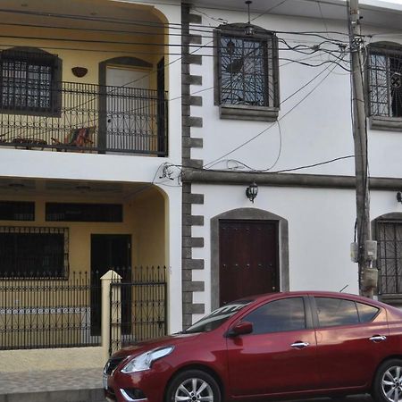 Hotel Casa Blanca León Zewnętrze zdjęcie